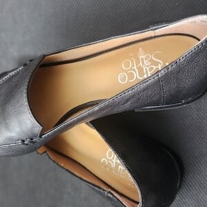 Franco Sarto Black Flats Sleek Minimalist Design